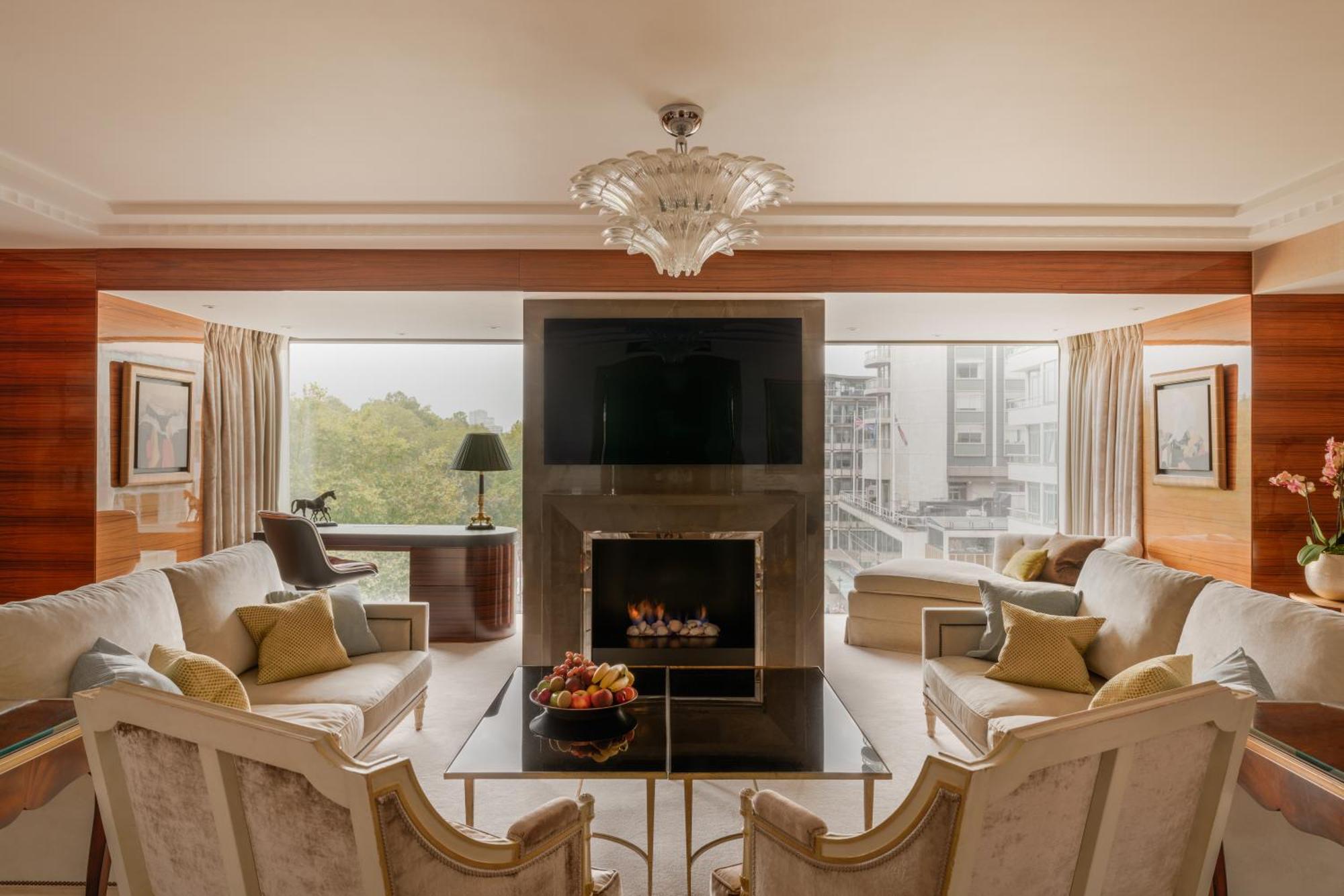 Four Seasons At Park Lane 5*